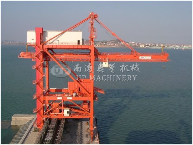 Dust emission point of loading and unloading ship machine